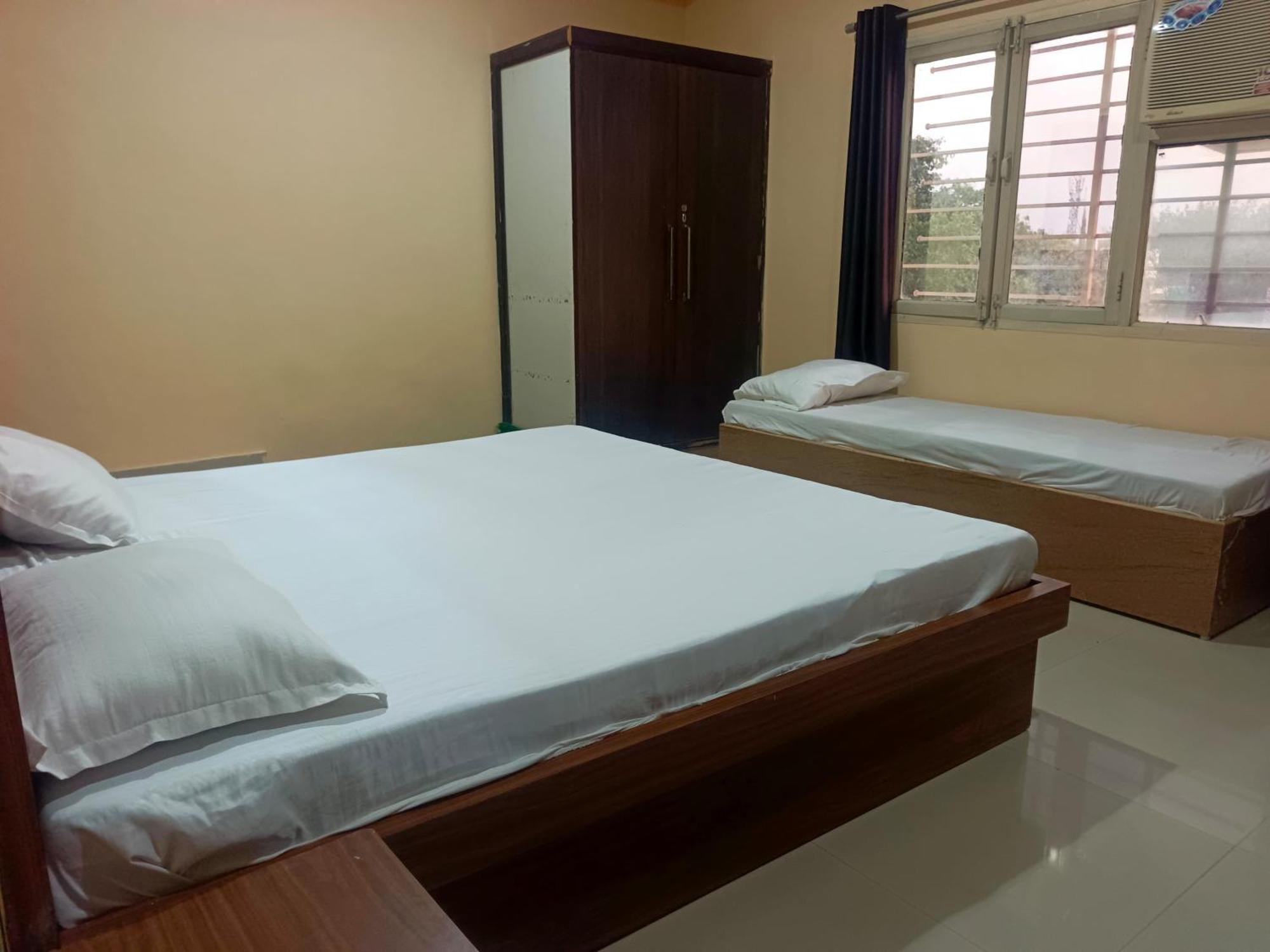 Rangoli Ac Rooms And Banquets Jhānsi Esterno foto